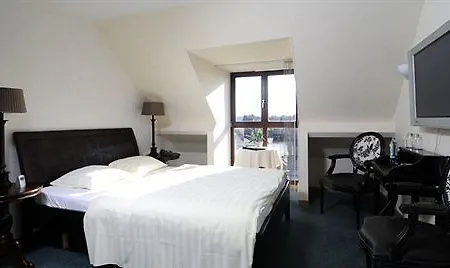 Restaurant De Kommel Szálloda 3*